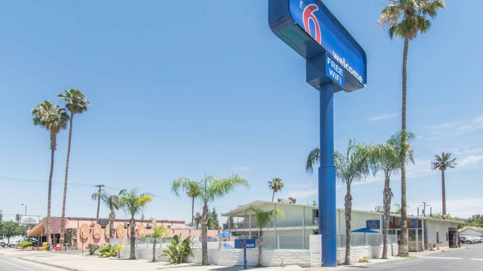 Motel 6 Bakersfield, CA - Central,  Bakersfield, CA, Bakersfield