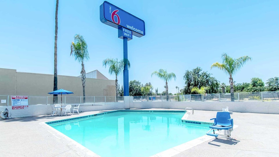 Motel 6 Bakersfield, CA - Central,  Bakersfield, CA, Bakersfield