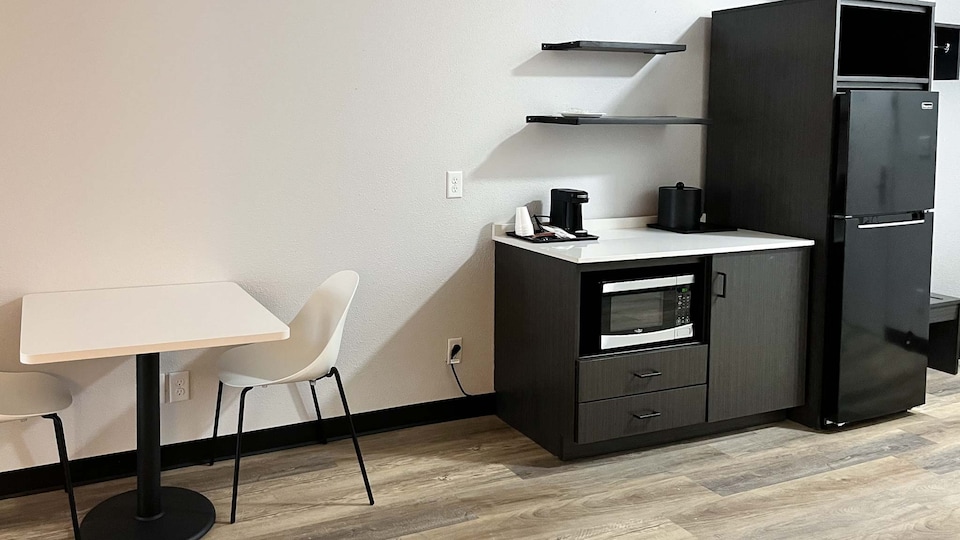 Studio 6 Suites Elkhart, IN, C46514, Elkhart IN