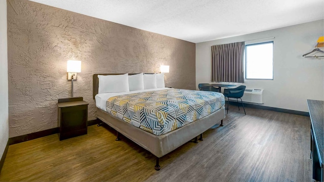 1 King Bed | Non-Smoking