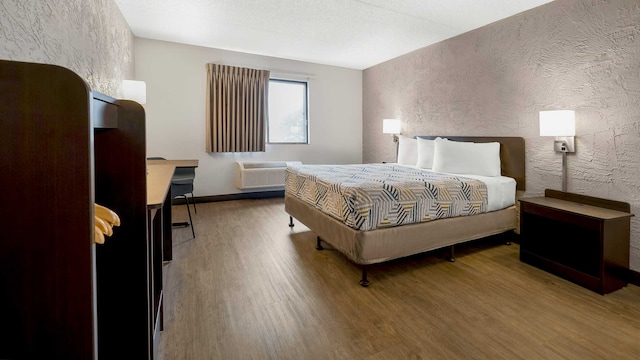 1 Queen Bed | Mobility Accessible Tub Nsmk