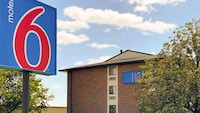 Motel 6 Elk Grove Village, IL - O'Hare
