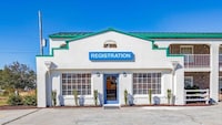 Motel 6 Walterboro, SC