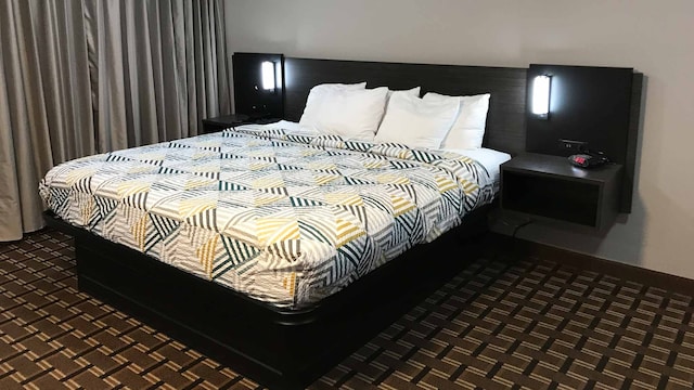 1 King Bed | Non-Smoking, Micfridge