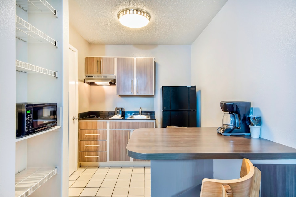 Studio 6 Extended Stay - San Antonio, TX - Medical Center, C78229, San-Antonio
