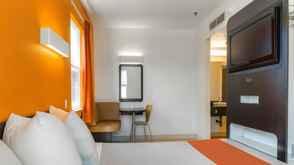 Motel 6 San Diego, CA - Downtown, C92101, San Diego CA