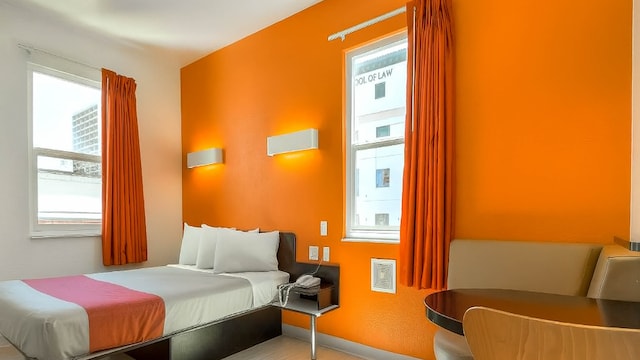 1 Queen Bed | ADA/RI Shower