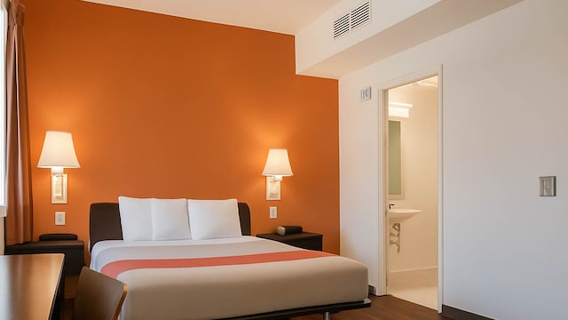 1 Queen Bed | ADA/Tub