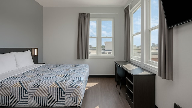 1 Queen Bed | Premium, Mini Fridge