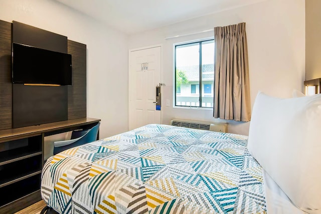 1 Queen Bed | ADA/Tub