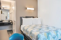 Motel 6 Marina, CA - Monterey