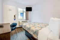 Motel 6 Marina, CA - Monterey