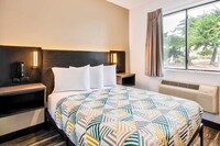 Motel 6 Marina, CA - Monterey