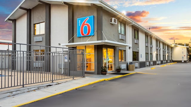 Motel 6 Ogden, UT- Downtown