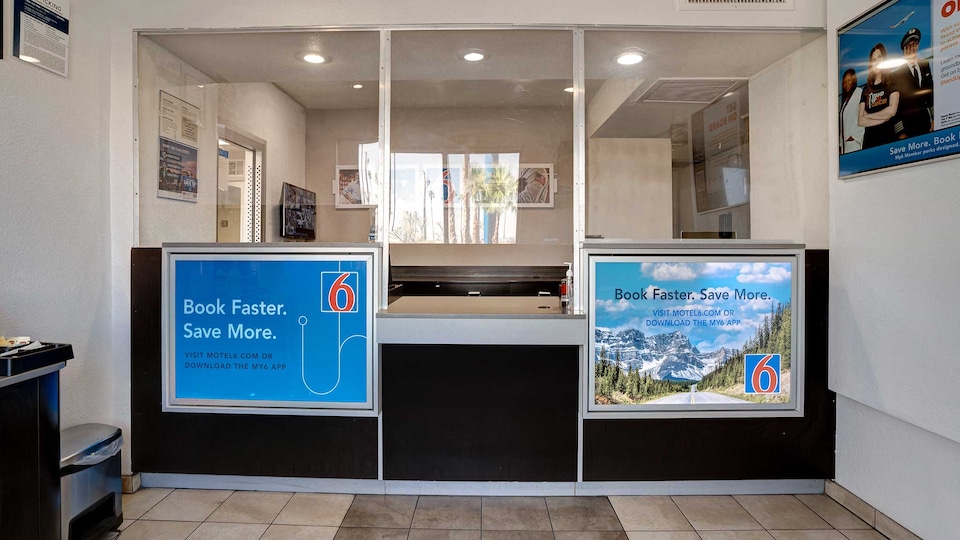 Motel 6 Bakersfield, CA - South,  Bakersfield, CA, Bakersfield