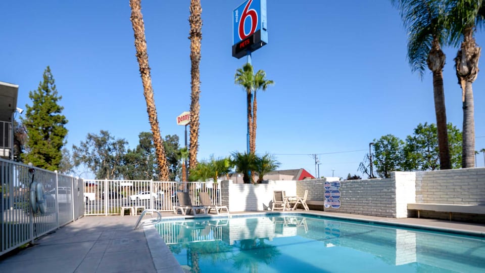 Motel 6 Bakersfield, CA - South,  Bakersfield, CA, Bakersfield