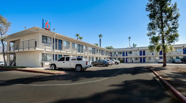 Motel 6 Bakersfield, CA - South