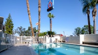 Motel 6 Bakersfield, CA - South