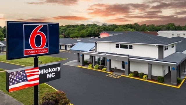 Motel 6 Hickory, NC