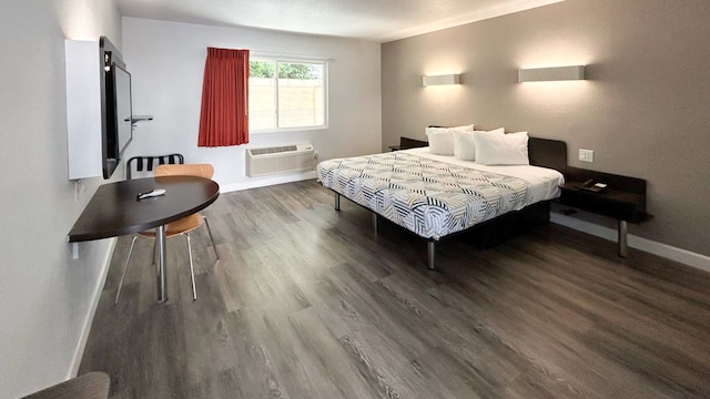 1 Queen Bed | Smoking