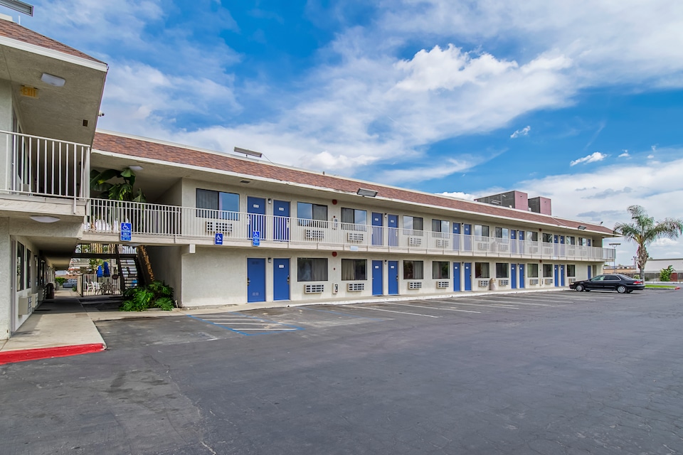 Motel 6 Bakersfield, CA - Airport,  Bakersfield, CA, Bakersfield