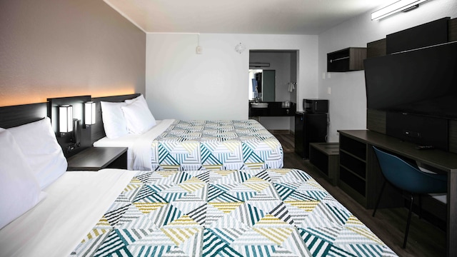 2 Queen Beds | Micfridge