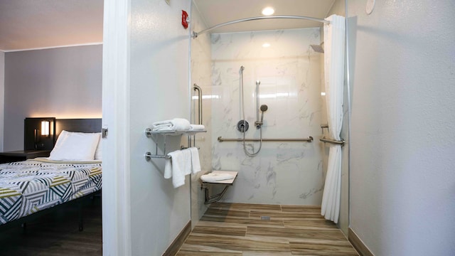 1 Queen Bed | ADA/RI Shower