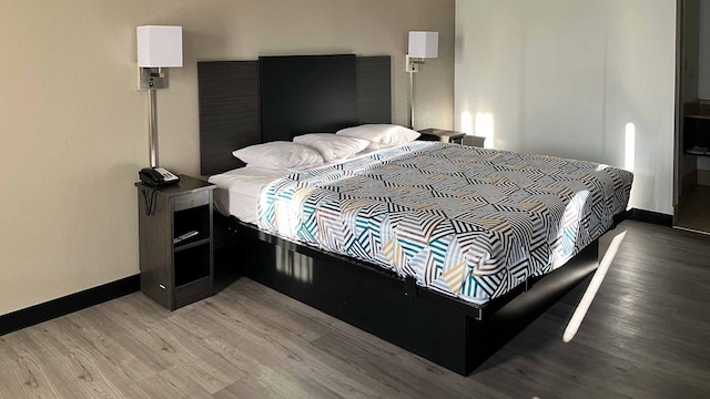 1 King Bed | Non-Smoking, Micfridge