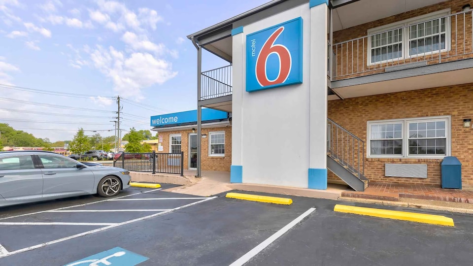 Motel 6 Falls Church, VA - Arlington Boulevard, Falls Church_2f6fffb4, Falls Church