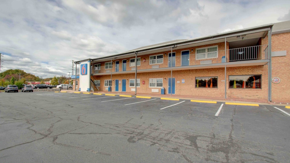 Motel 6 Falls Church, VA - Arlington Boulevard, Falls Church_2f6fffb4, Falls Church