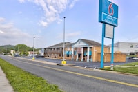 Motel 6 Falls Church, VA - Arlington Boulevard