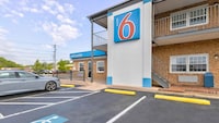 Motel 6 Falls Church, VA - Arlington Boulevard