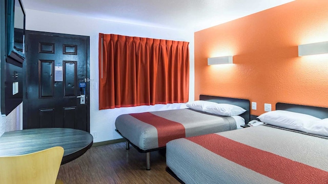 2 Full Beds | Smoking