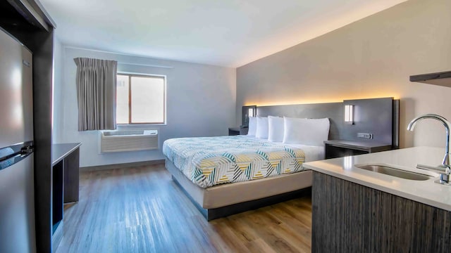 1 King Bed | Mobil Access Tub Nsmk Kitchen