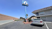 Motel 6 Ontario, CA - Airport