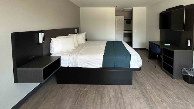 1 King Bed | Mobility Accessible RI Shower Nsmk