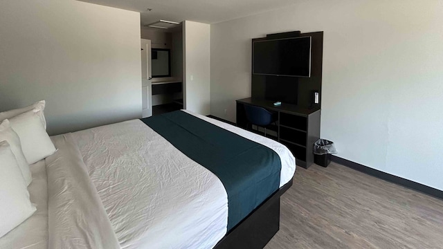 1 King Bed | Non-Smoking