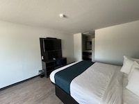 Motel 6 Lake Elsinore, CA