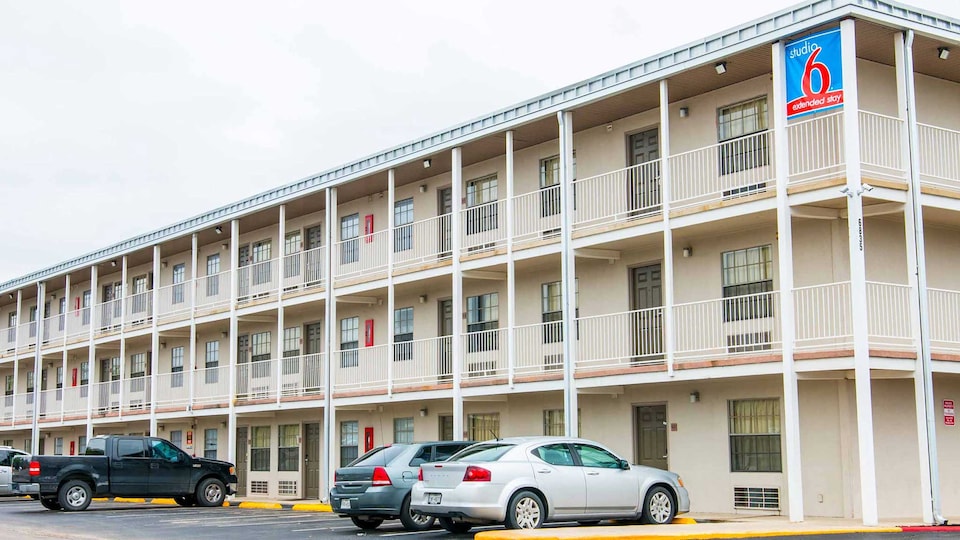 Studio 6 San Antonio, TX - Lackland AFB, C78227, San-Antonio