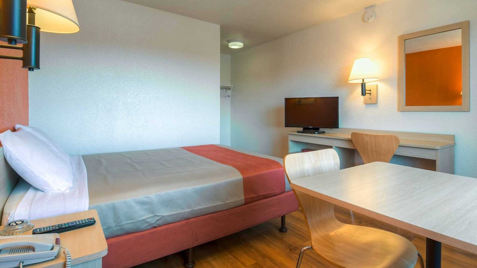 Motel 6 San Ysidro, CA - San Diego Border, C91932, San Diego CA