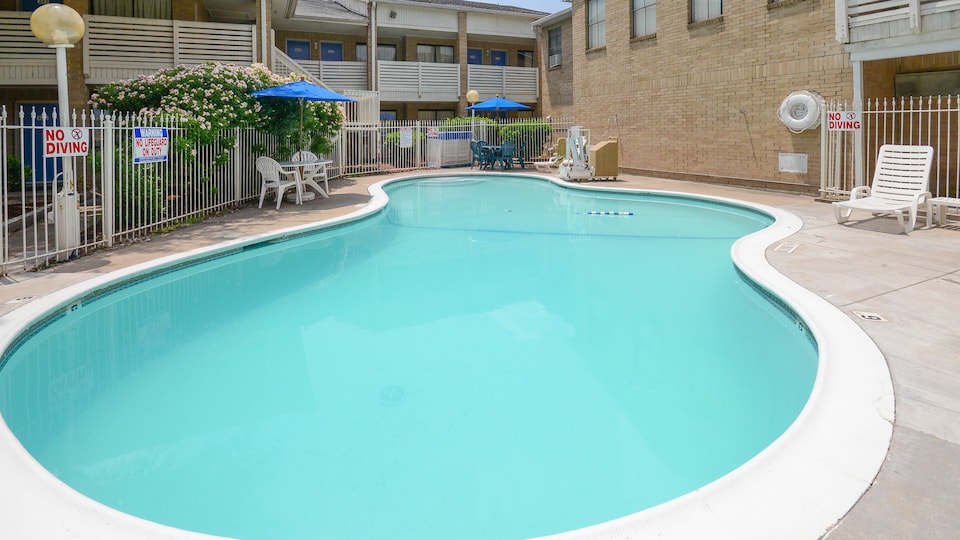 Motel 6 Baytown, TX - Baytown East, Baytown, Baytown