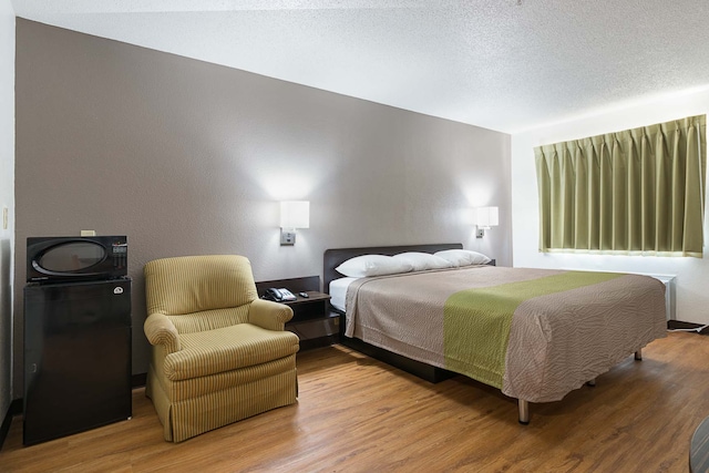 1 King Bed | Suite, Smoking, Kitchen