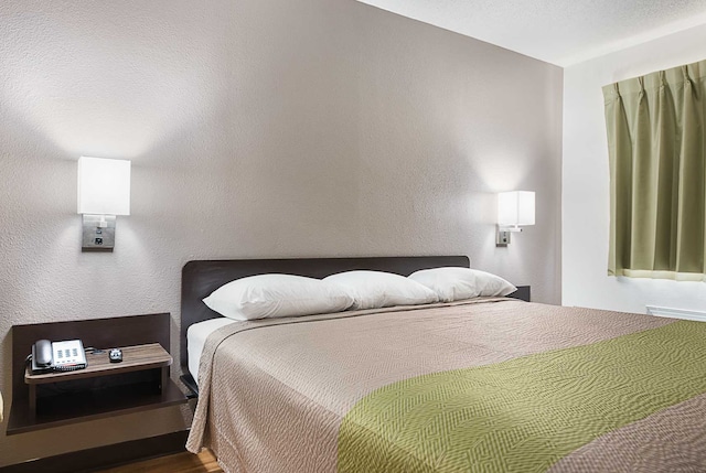 1 King Bed | Mobil Access Tub Nsmk Micfridg