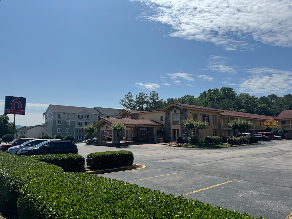 Motel 6 Huntsville, AL - University Dr, C35810, Huntsville AL