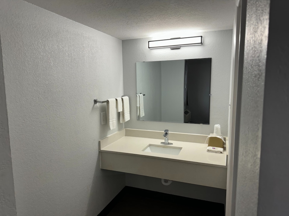 Motel 6 Huntsville, AL - University Dr, C35810, Huntsville AL