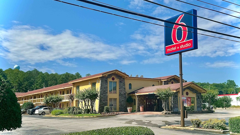 Motel 6 Huntsville, AL - University Dr, C35810, Huntsville AL