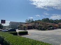 Motel 6 Huntsville, AL - University Dr