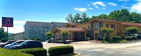 Motel 6 Huntsville, AL - University Dr
