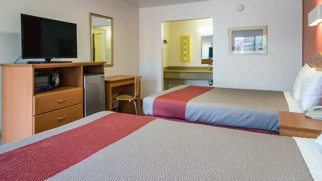 2 Queen Beds | Smoking