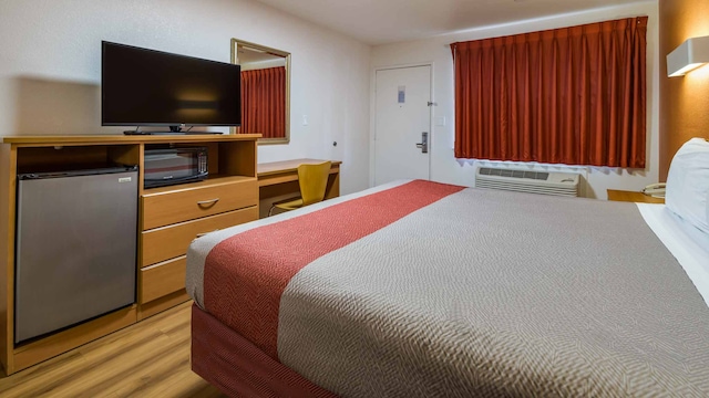 1 King Bed | Non-Smoking